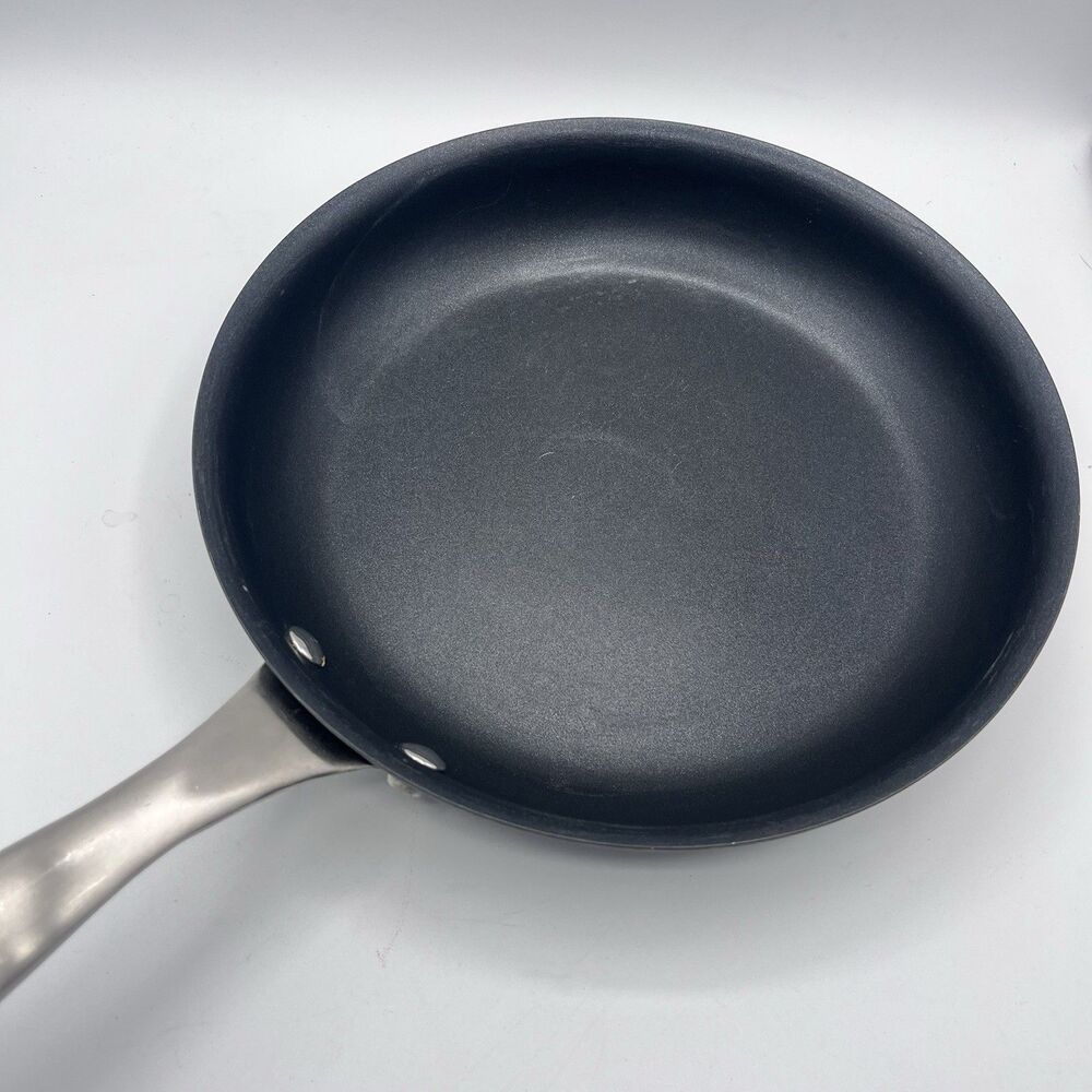 Belgique 9.5 inch Skillet Hard Anodized - Picture 6 of 16